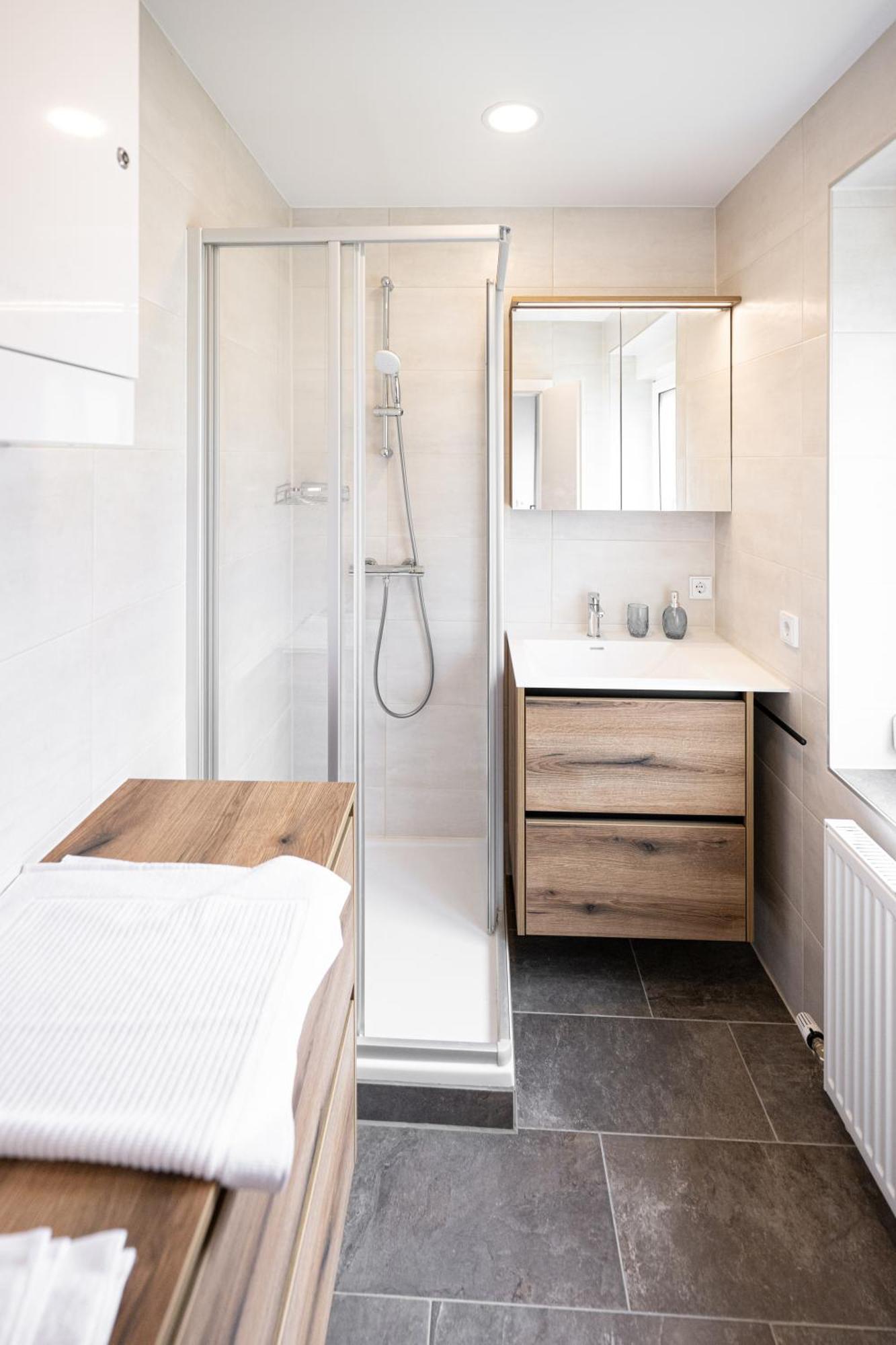 Luxury Sedda Bed, Nespresso, Netflix *